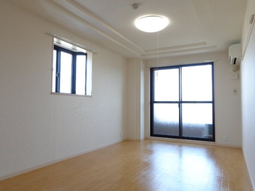 洋室 プレジデント・川中