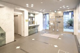 管理人（8：00-16：00常駐）