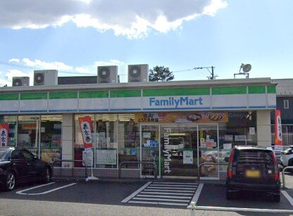 ファミリーマート 名東牧の里二丁目店(コンビニ)まで1214m エクセレント星が丘