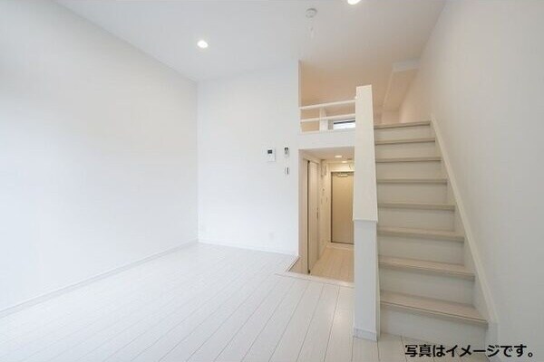  名古屋市営地下鉄東山線/本陣駅 徒歩9分 1階 築8年