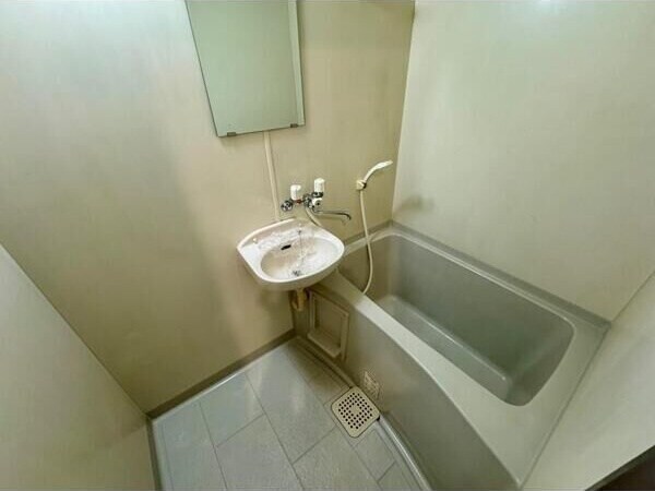  名古屋市営地下鉄鶴舞線/浅間町駅 徒歩4分 3階 築30年