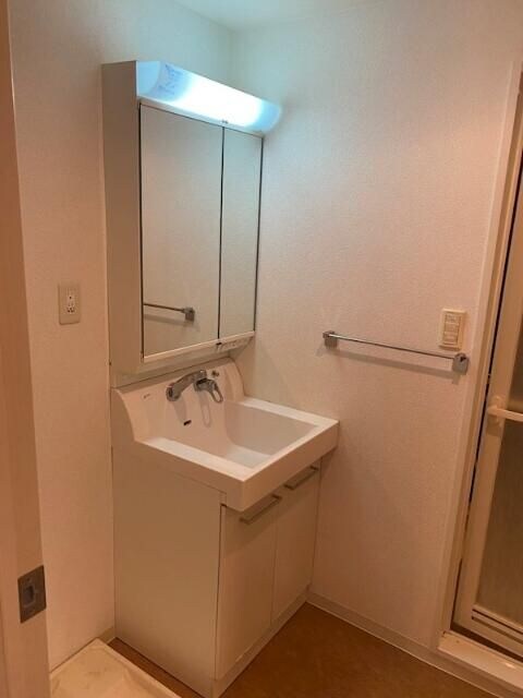  名古屋市営地下鉄東山線/千種駅 徒歩8分 8階 築17年