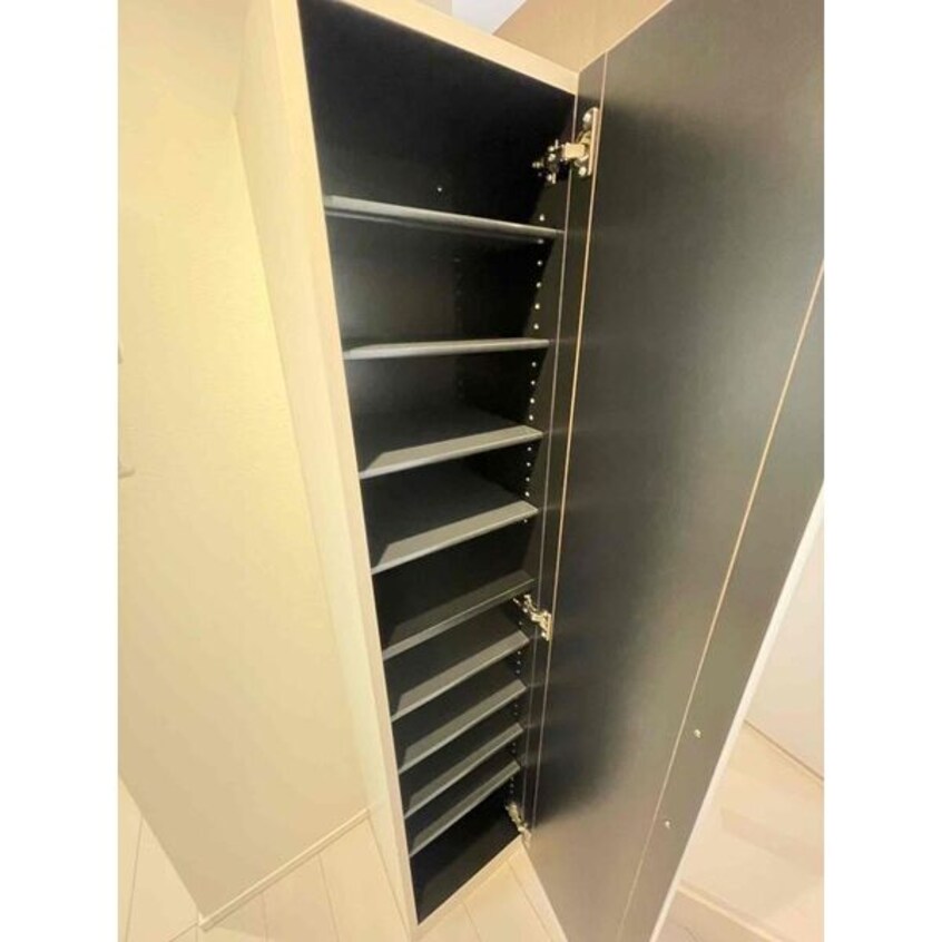  名古屋市営地下鉄東山線/新栄町駅 徒歩10分 2階 築8年