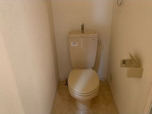  名古屋市営地下鉄東山線/新栄町駅 徒歩5分 8階 築20年