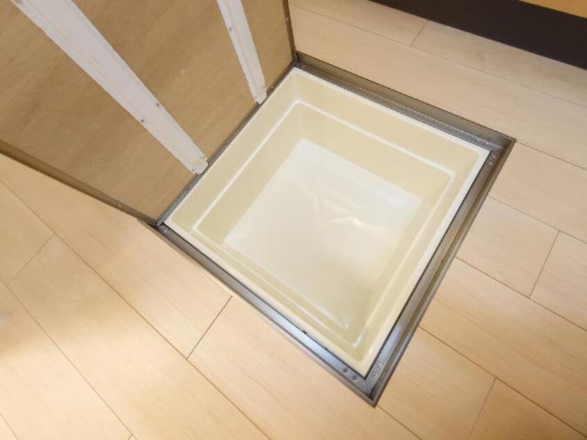 床下収納 オ　ソレイユ呼続