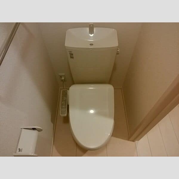  名鉄常滑線・空港線/常滑駅 徒歩3分 1階 築8年