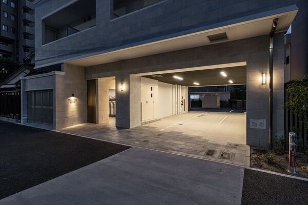  中央本線<中央西線>/大曽根駅 徒歩3分 8階 築5年