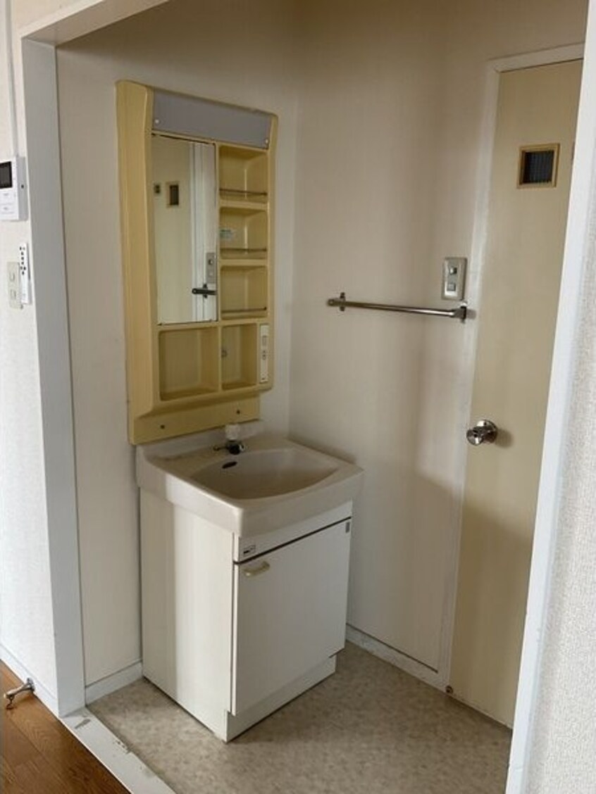  名古屋市営地下鉄桜通線/御器所駅 徒歩10分 3階 築39年