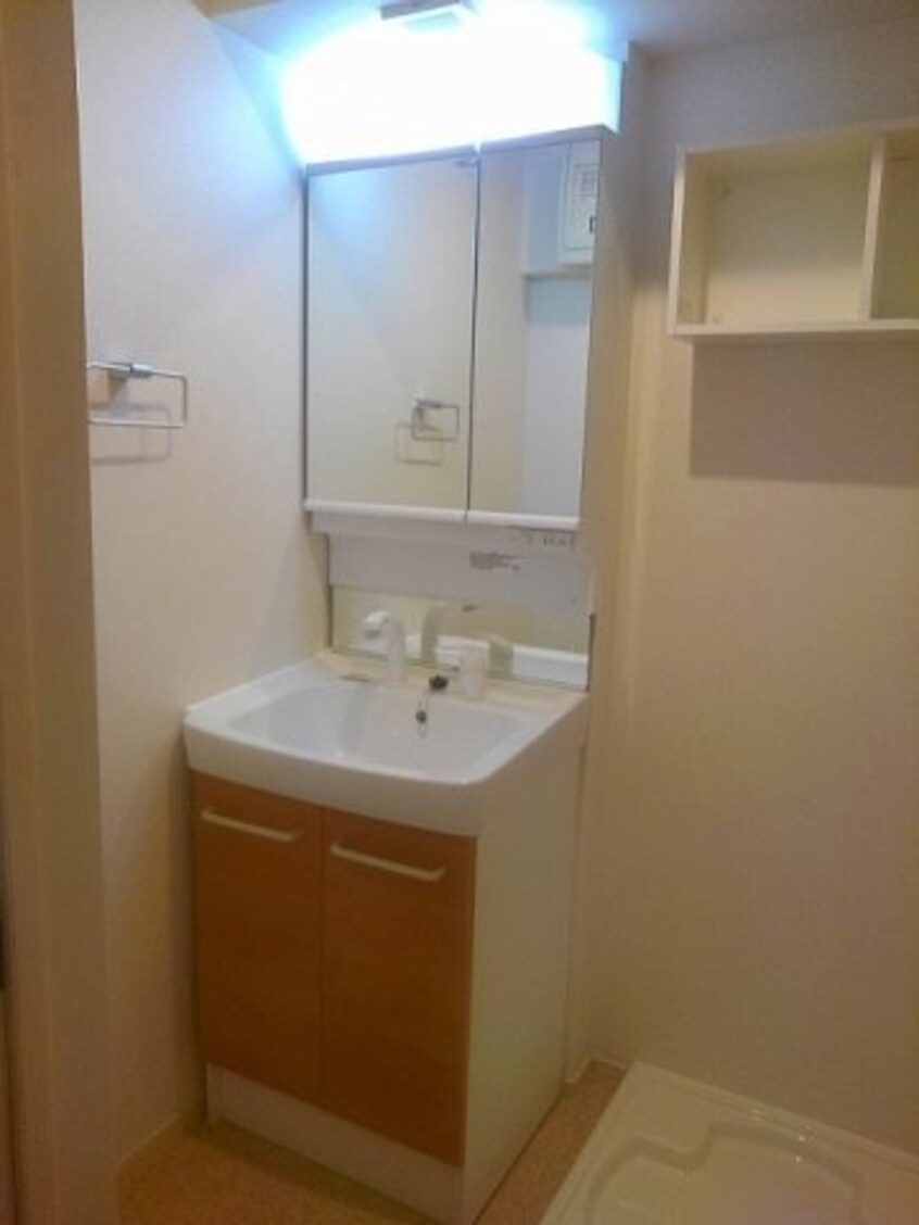  シャイン　コート　カミサワ