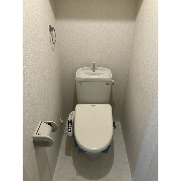  クレフラスト道徳駅前