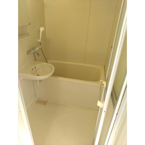 ※写真は同じマンションの違う部屋のものになります。 シティライフ栄