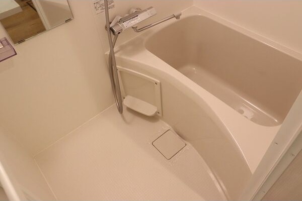  近鉄名古屋線/烏森駅 徒歩7分 1階 築6年