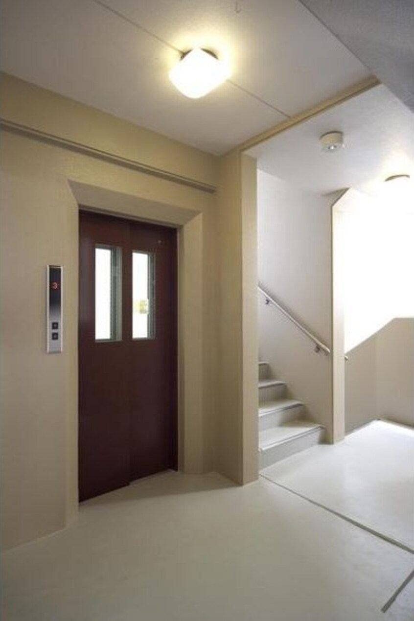  ウイステリア神宮西