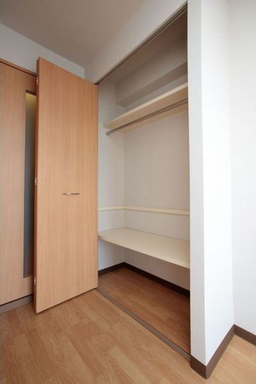  ウイステリア神宮西