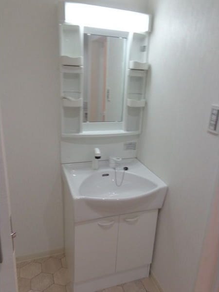  名古屋市営地下鉄名港線/六番町駅 徒歩6分 1階 築7年