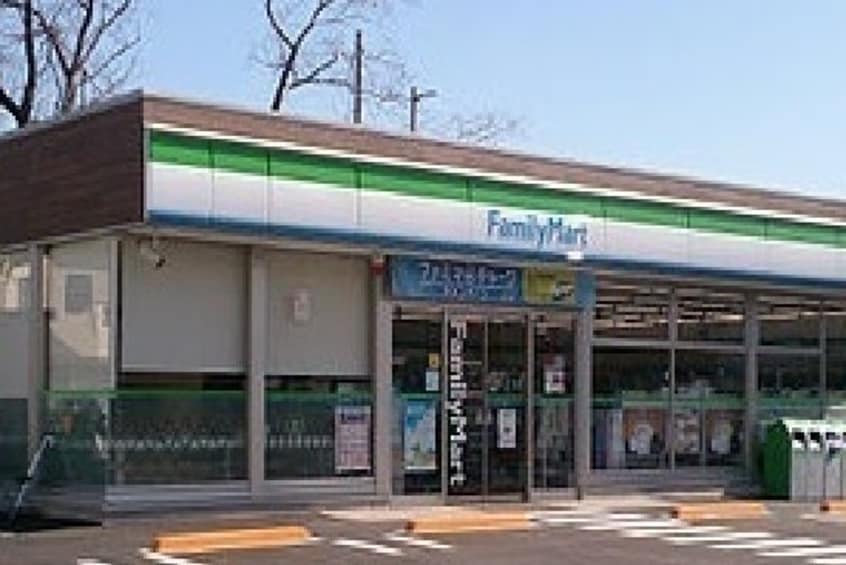 ファミリーマートまで500m カーサ川前
