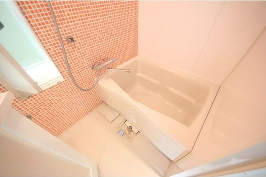 ※写真は同じマンションの違う部屋のものになります。 名古屋市営地下鉄桜通線/丸の内駅 徒歩4分 3階 築18年