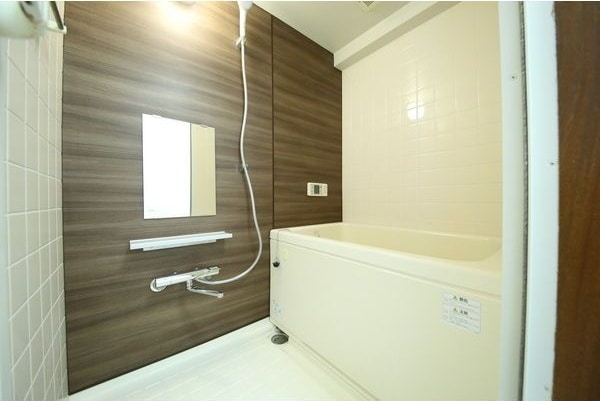 ※写真は同じマンションの違う部屋のものになります。 名古屋市営地下鉄名城線/新瑞橋駅 徒歩3分 1階 築29年