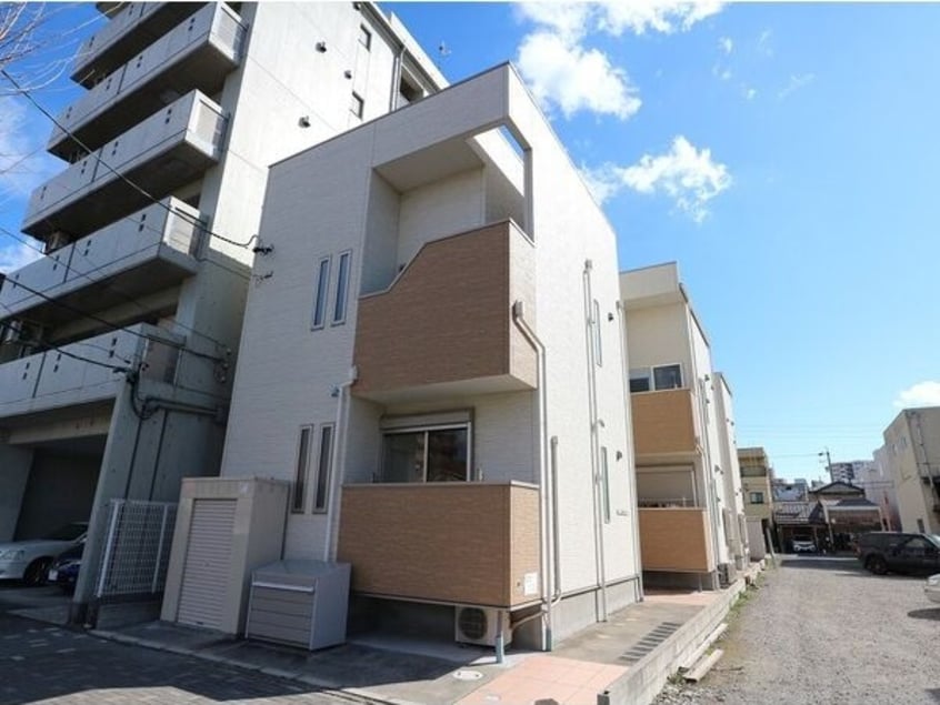  名古屋市営地下鉄名城線/堀田駅 徒歩4分 1階 築8年