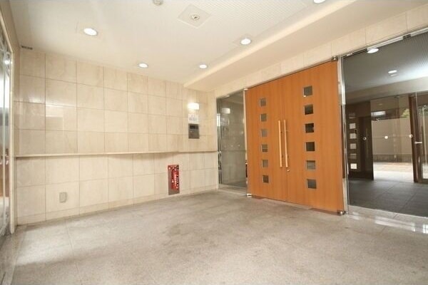  セレブランド堀田駅前