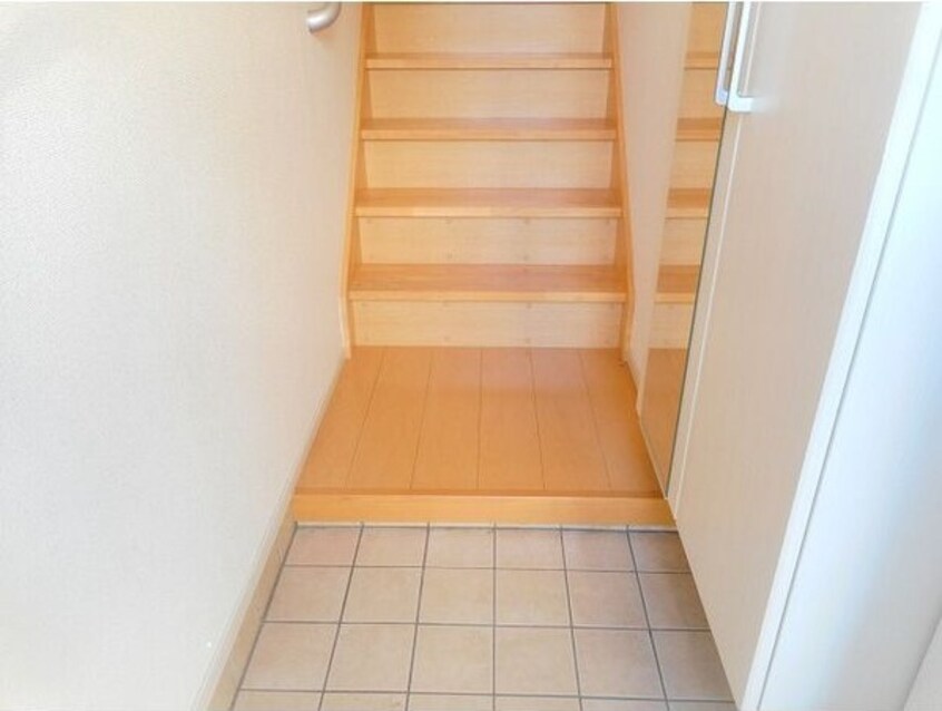  名古屋市営地下鉄東山線/高畑駅 徒歩15分 2階 築13年