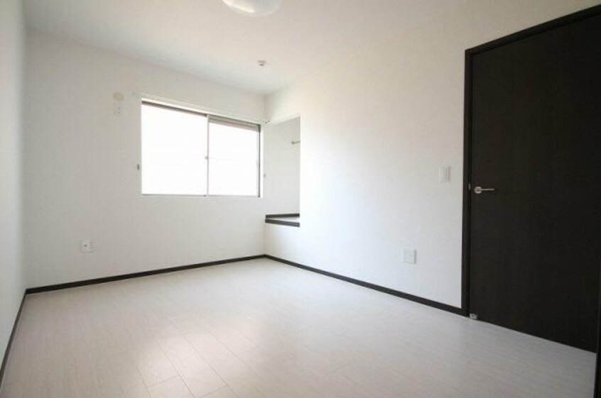  関西本線（東海）/春田駅 徒歩11分 1-2階 築15年