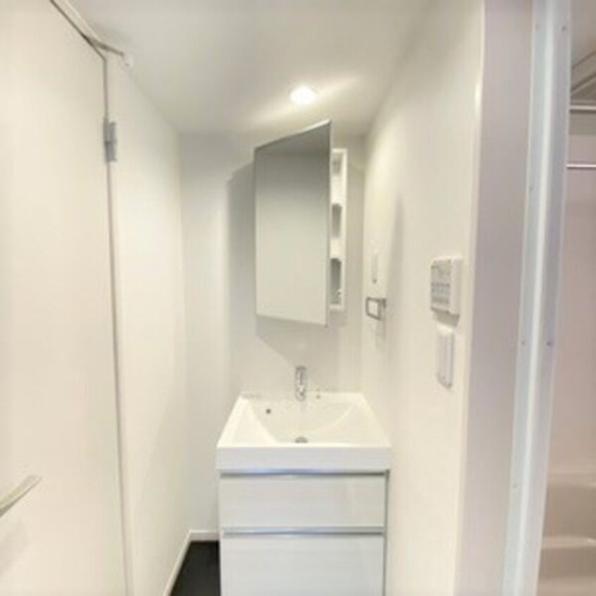  名古屋臨海高速鉄道<あおなみ線>/ささしまライブ駅 徒歩8分 2階 築6年