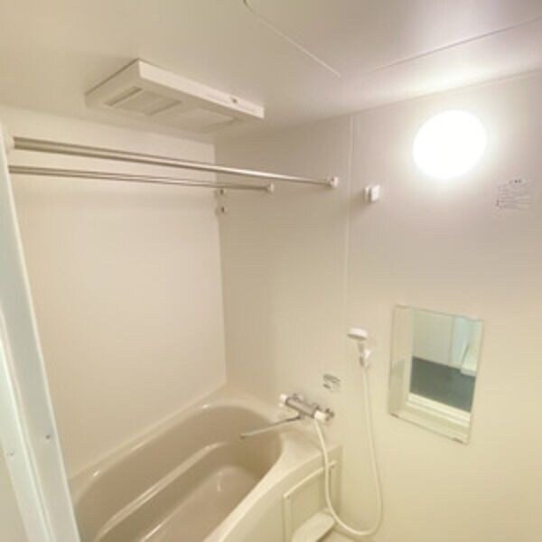  名古屋臨海高速鉄道<あおなみ線>/ささしまライブ駅 徒歩8分 2階 築6年