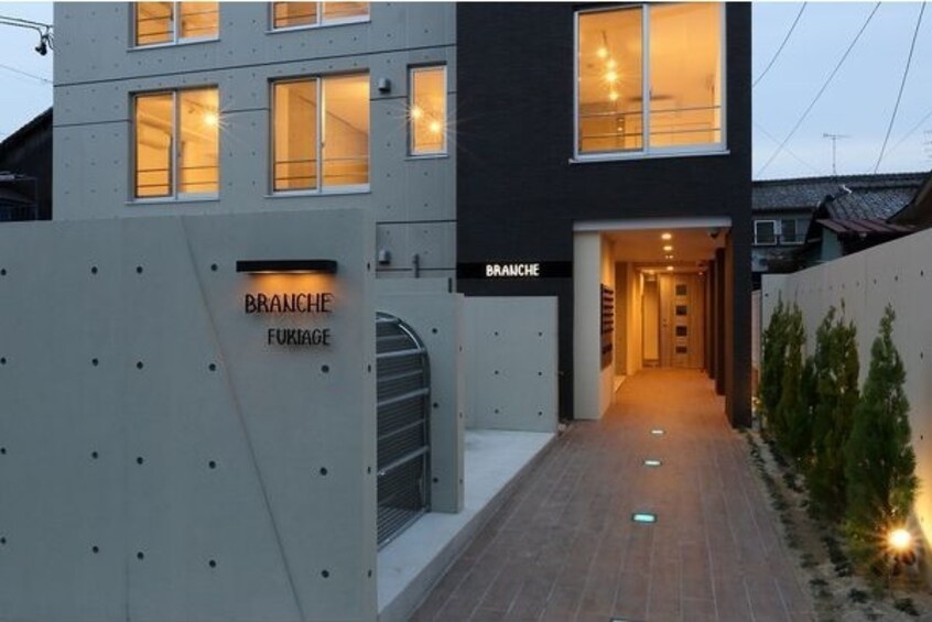  名古屋市営地下鉄桜通線/吹上駅 徒歩5分 1階 築9年