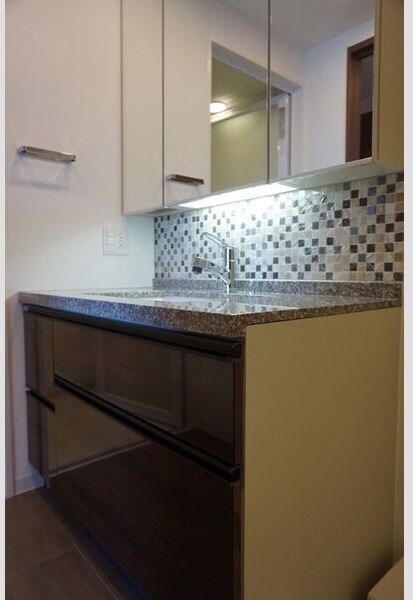  プレミスト泉レジデンス