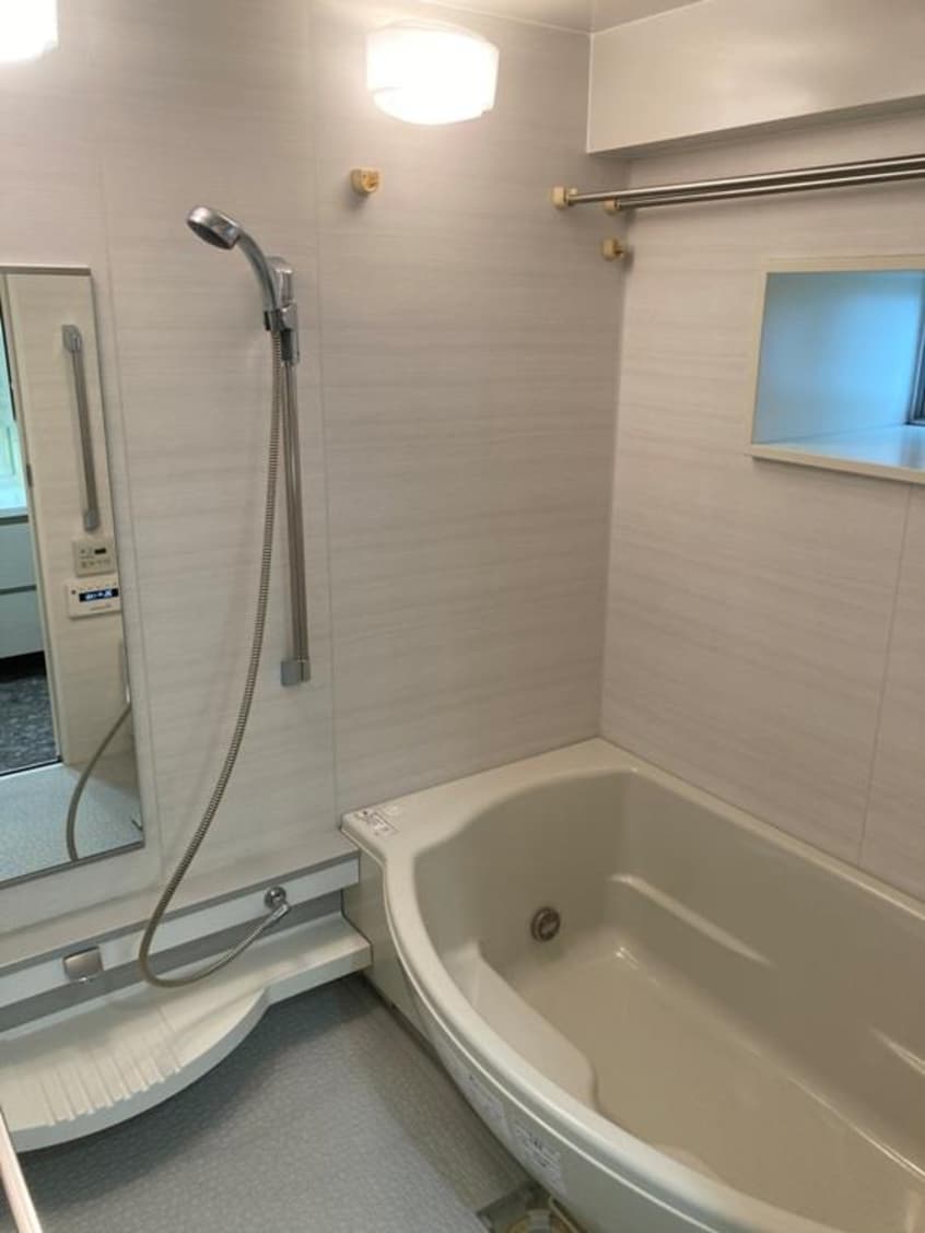  ローレルコート泉