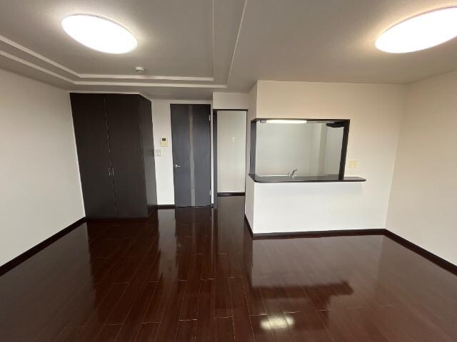 リビング ブルーローズ