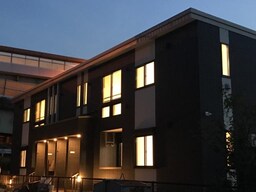 外観写真（夜）