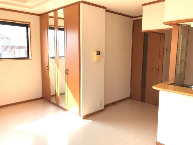 洋室 リバーサイド静