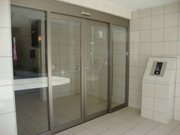 外観写真（昼）