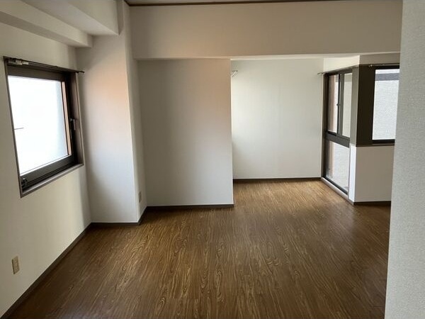  ザ・エステートパレス