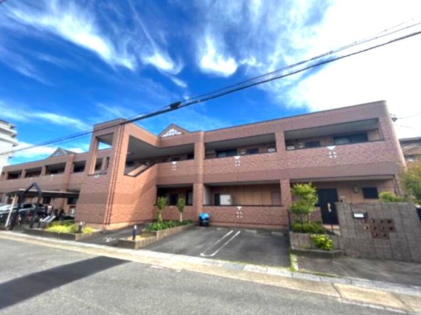 外観写真（昼） グランドステージ