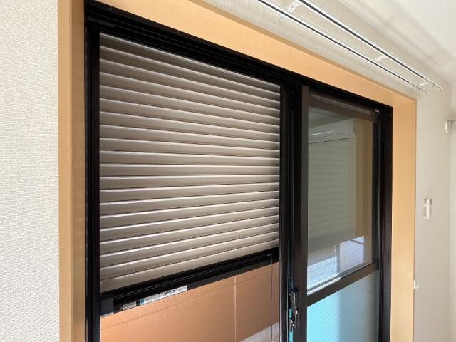 シャッター ウェル　ＩＺＵＭＩ