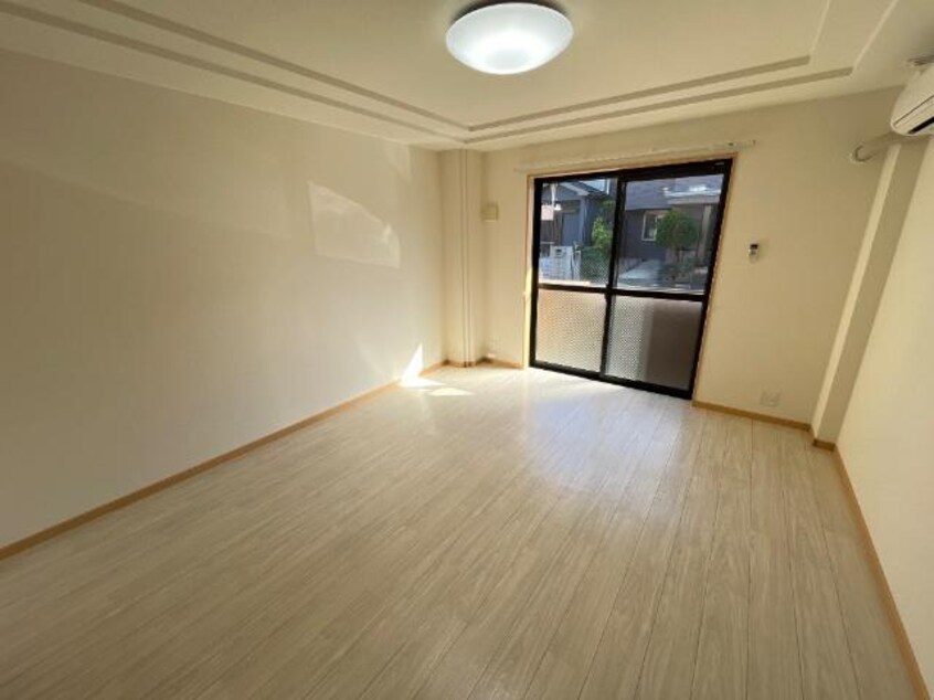 洋室 ウェル　ＩＺＵＭＩ