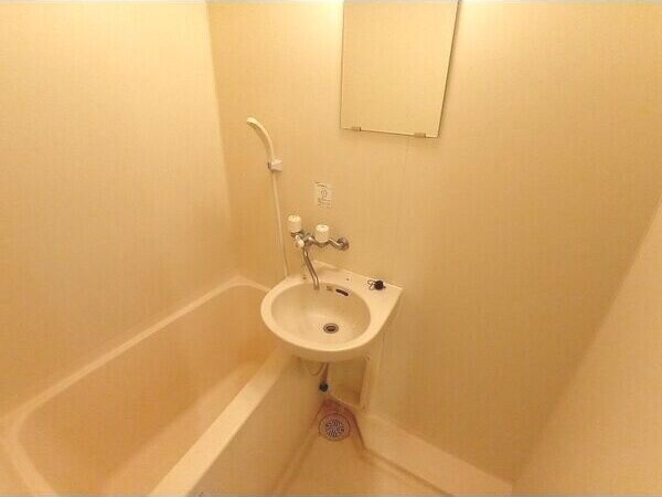  阪急神戸線/西宮北口駅 徒歩7分 2階 築27年