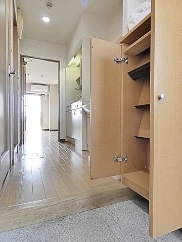  レージュ　ウエスト