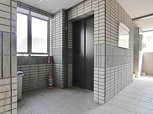  レージュ　ウエスト