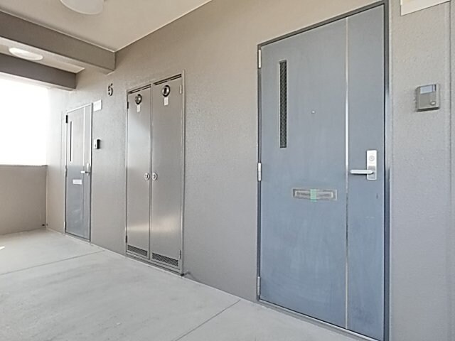  レージュ　ウエスト