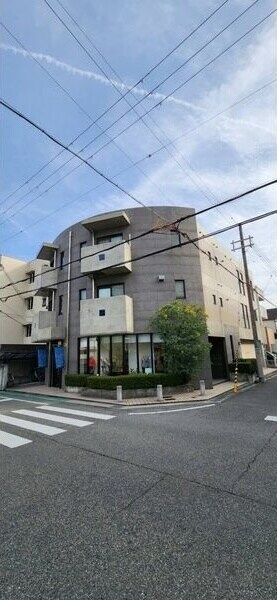  阪急神戸線/西宮北口駅 徒歩8分 3階 築29年