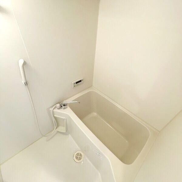 ※写真は同じマンションの違う部屋のものになります。 une semaine