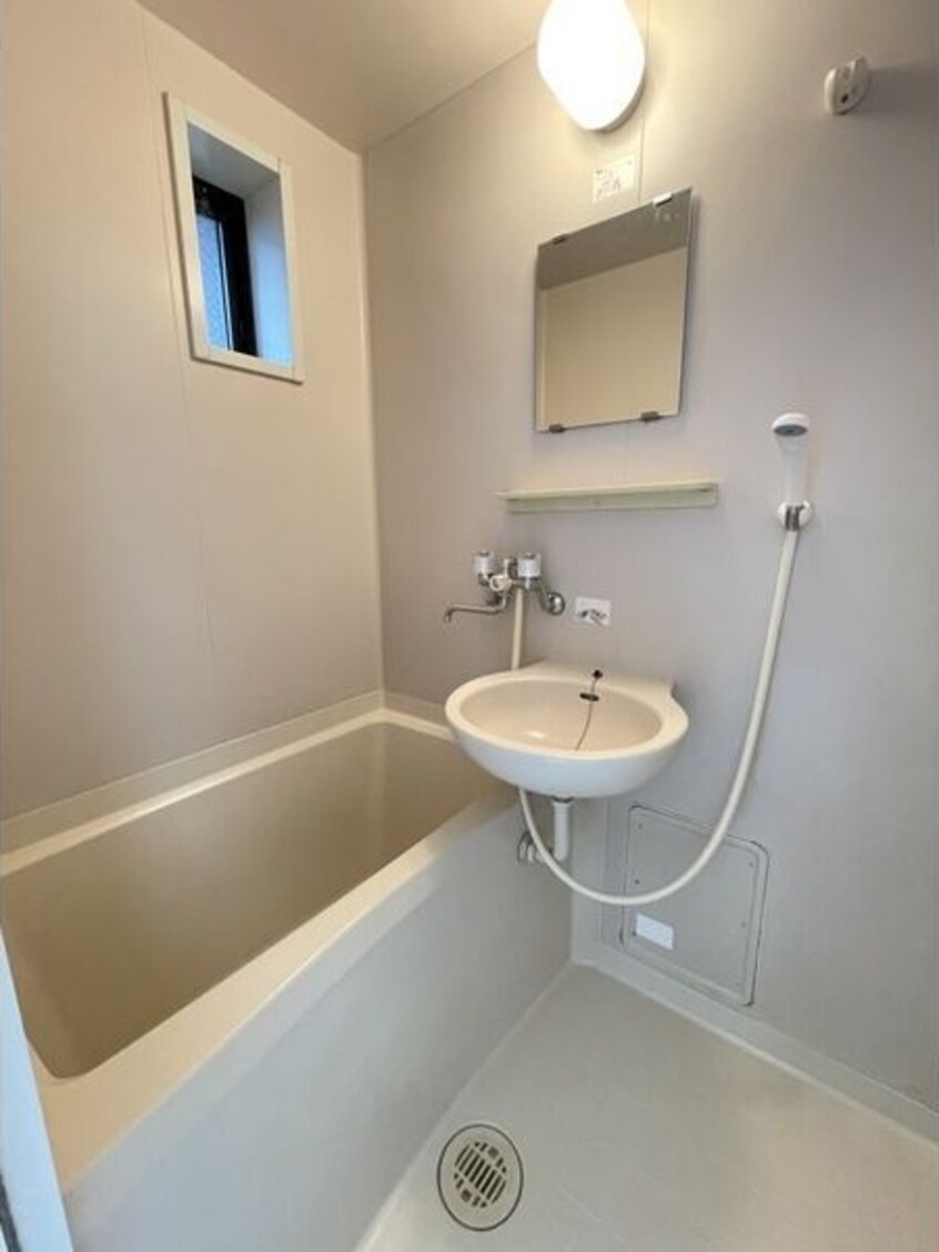  名古屋市営地下鉄鶴舞線/御器所駅 徒歩8分 1階 築27年