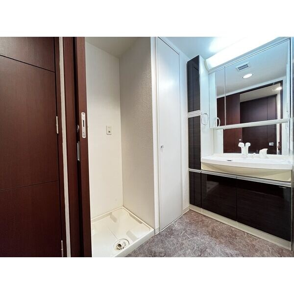 ※写真は同じマンションの違う部屋のものになります。 名鉄瀬戸線/清水駅 徒歩2分 9階 築20年