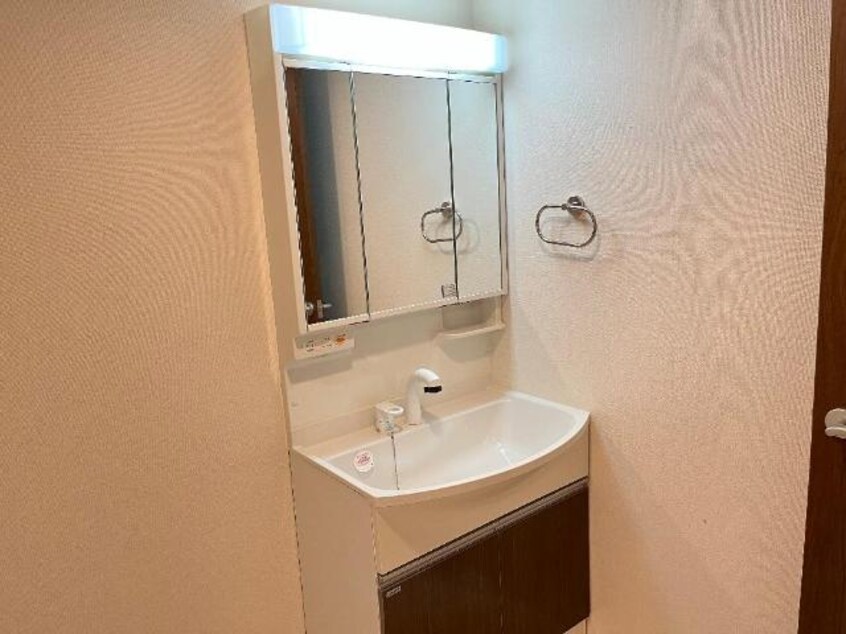 洗髪洗面化粧台（3面鏡） フェリース焼山