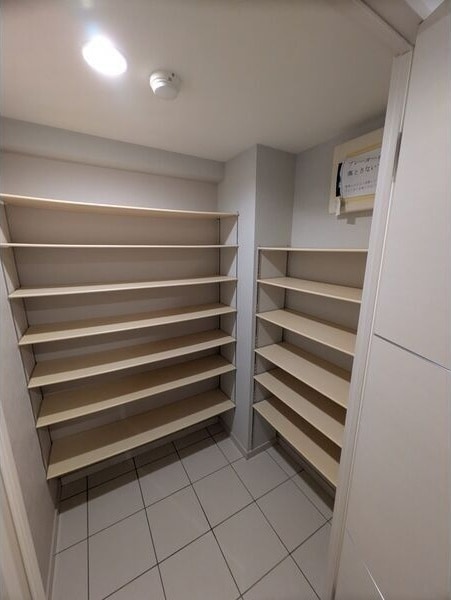  名古屋市営地下鉄鶴舞線/いりなか駅 徒歩8分 1階 築18年