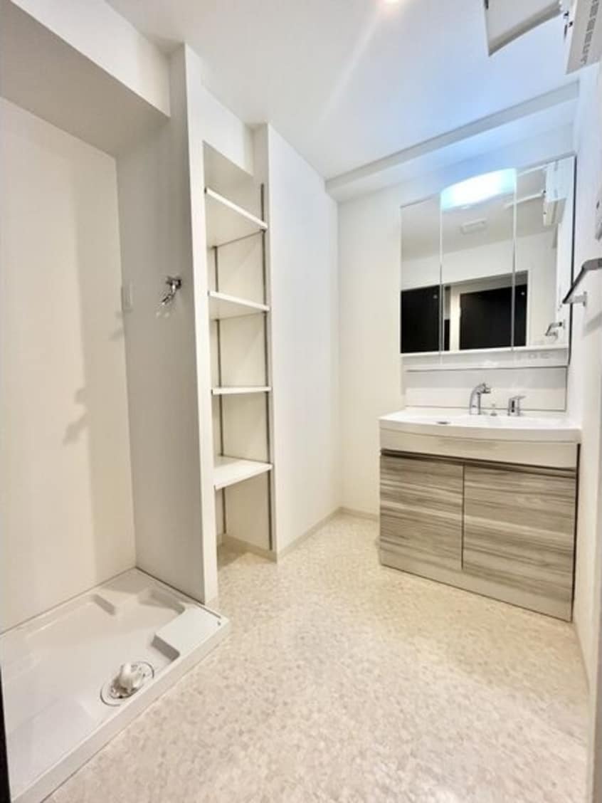  GRANDUKE代官町reverso